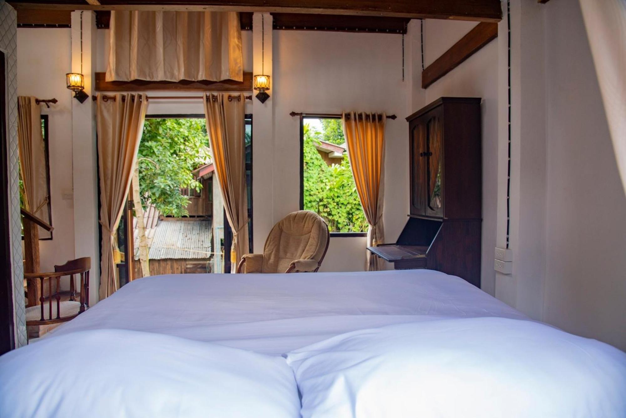 Ban Kaew Mo Ra Glamping & Restaurant Hotel Pang Mapha Екстериор снимка