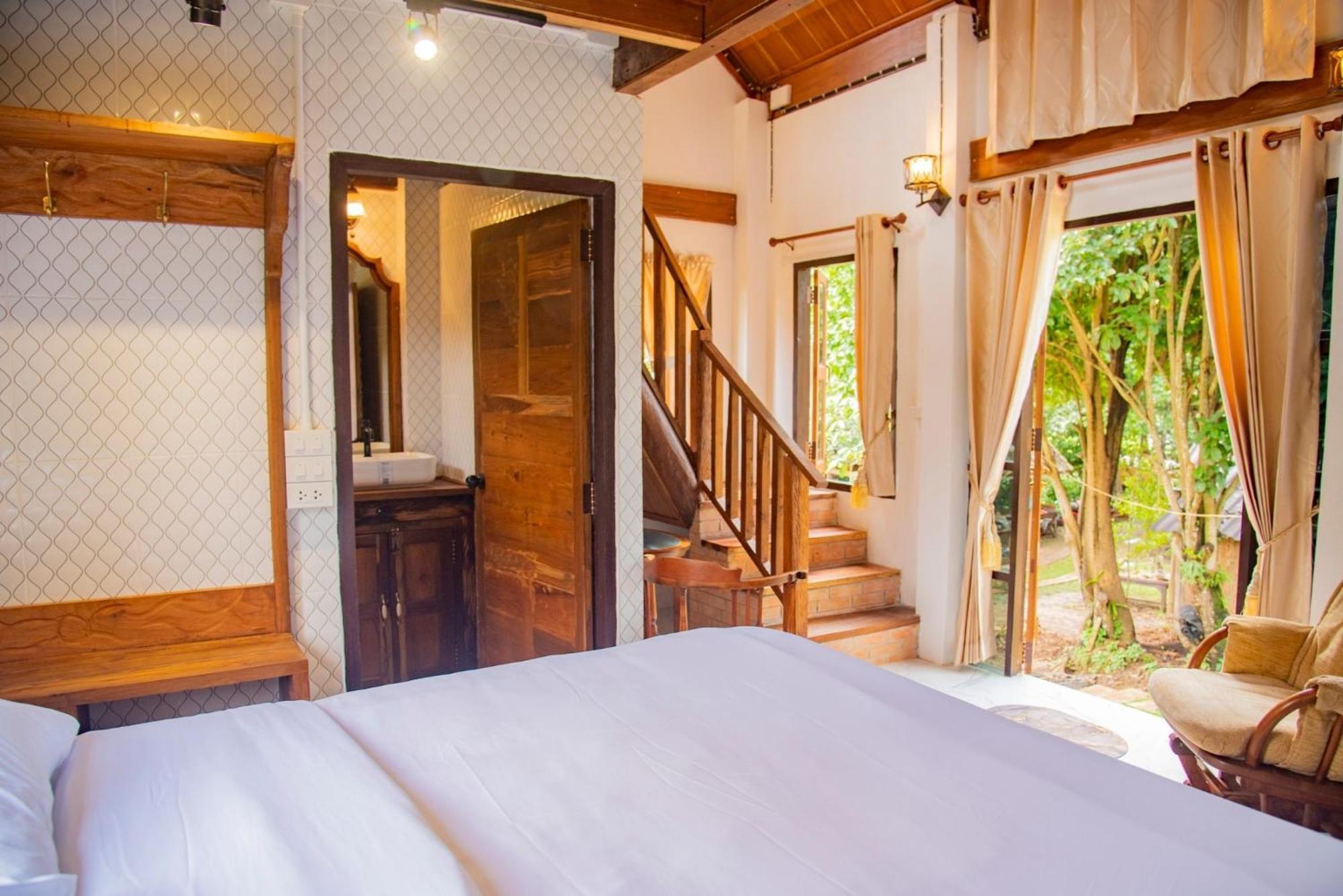 Ban Kaew Mo Ra Glamping & Restaurant Hotel Pang Mapha Екстериор снимка