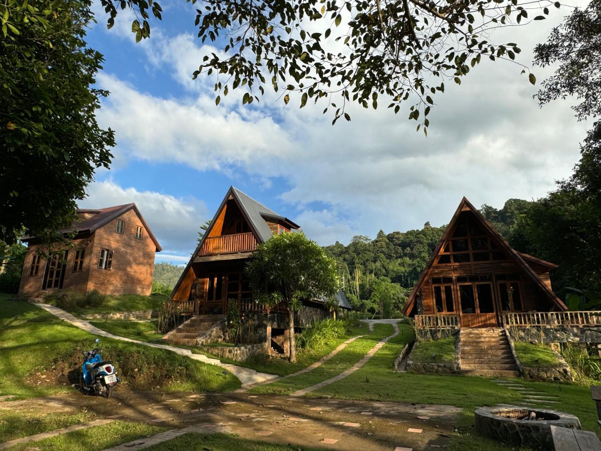 Ban Kaew Mo Ra Glamping & Restaurant Hotel Pang Mapha Екстериор снимка