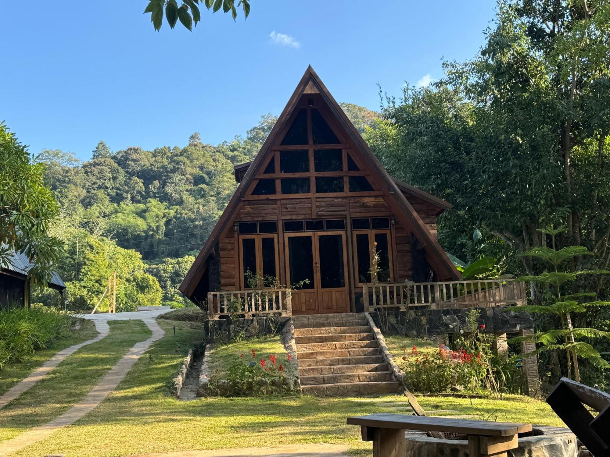 Ban Kaew Mo Ra Glamping & Restaurant Hotel Pang Mapha Екстериор снимка